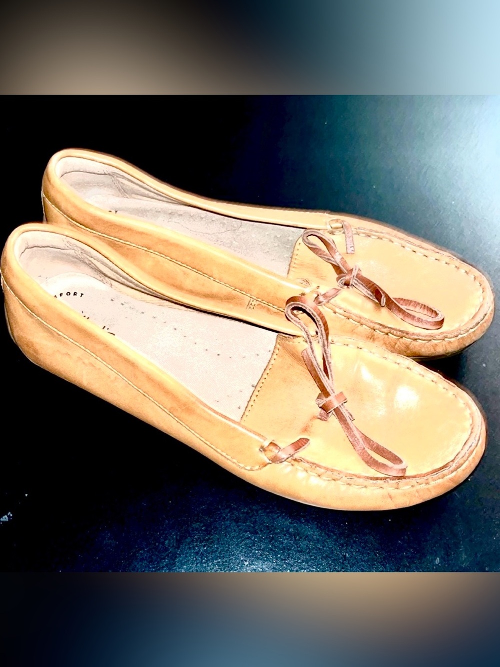 Collection by Clarks Driving Moccasin Women Size 8 Loafer Leather Bow Tan